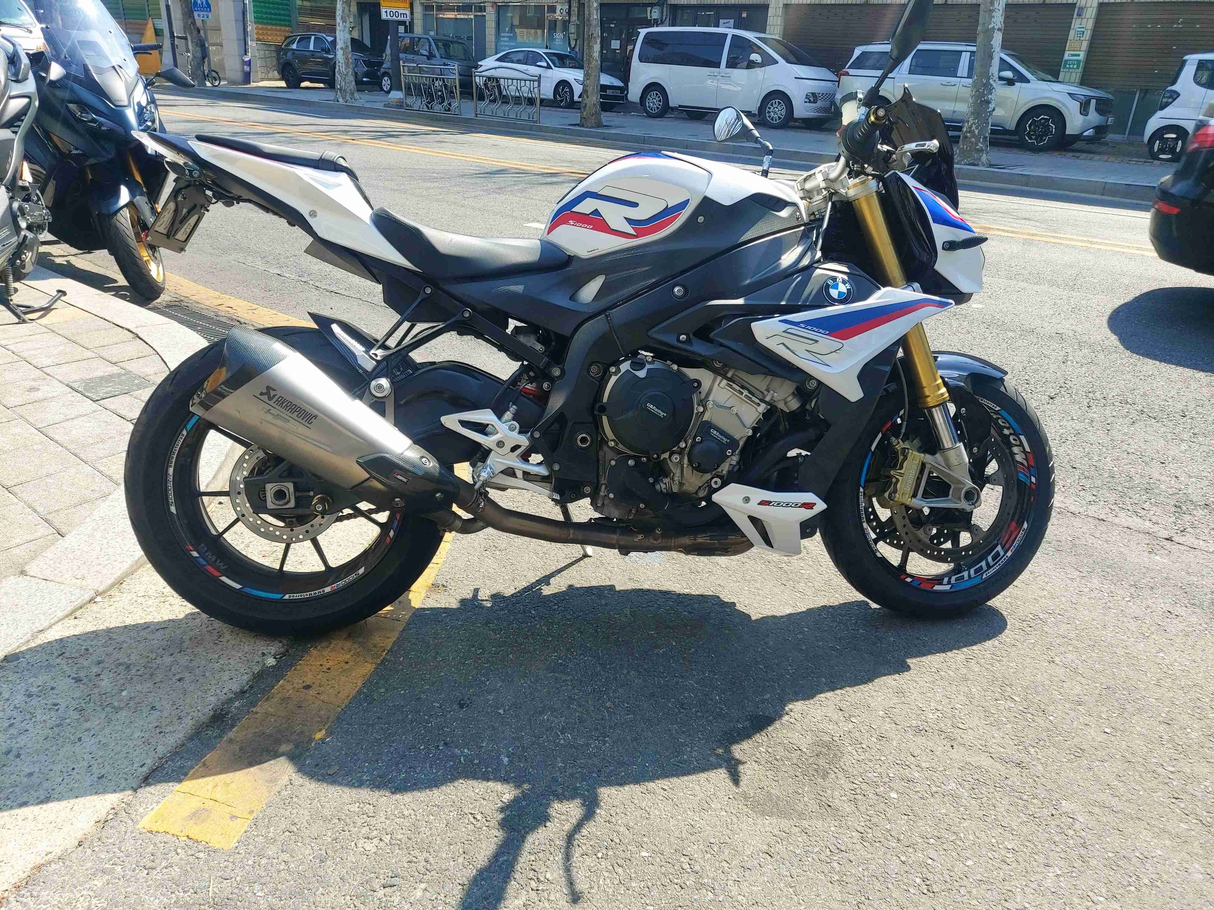 BMW S1000R